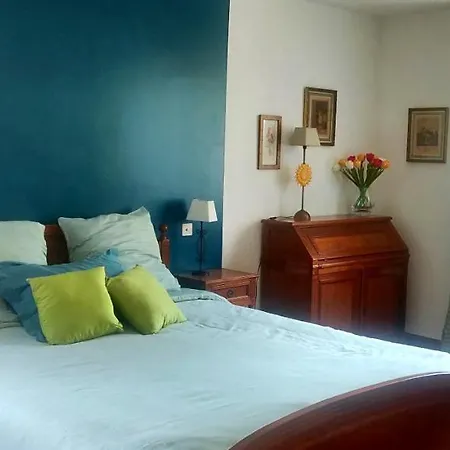 D'hote Spacieuse Et Confortable Avec Bureau Et Salle De Bain Privee Bed & Breakfast *